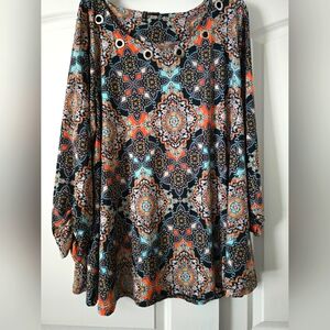 New Directions top medallion print black and coral 3x